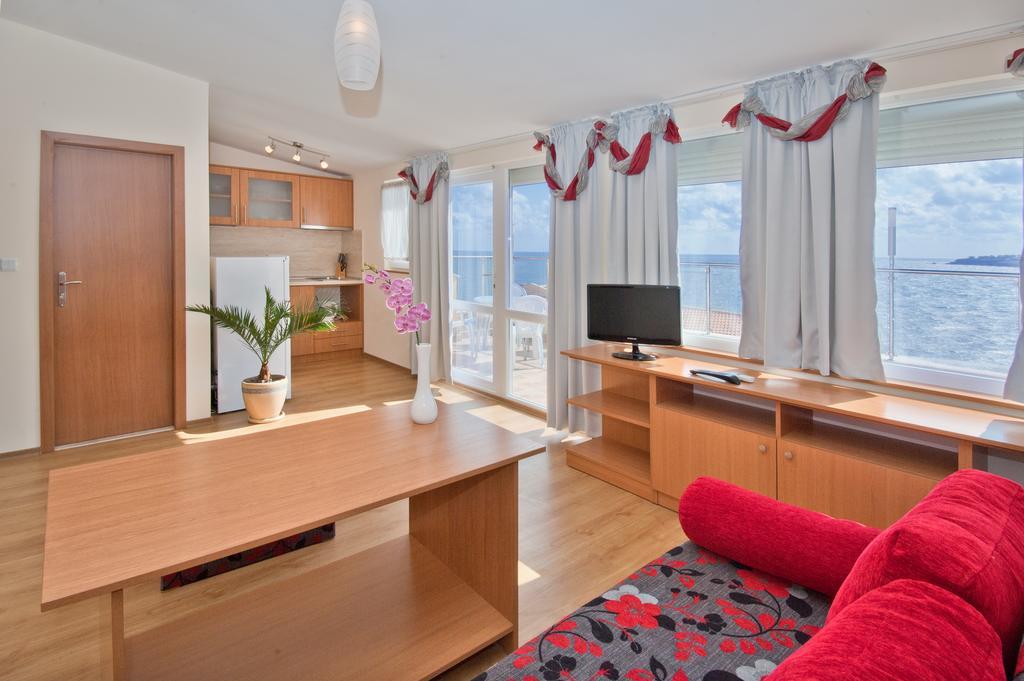Семеен Хотел Бриз Sozopol Ngoại thất bức ảnh